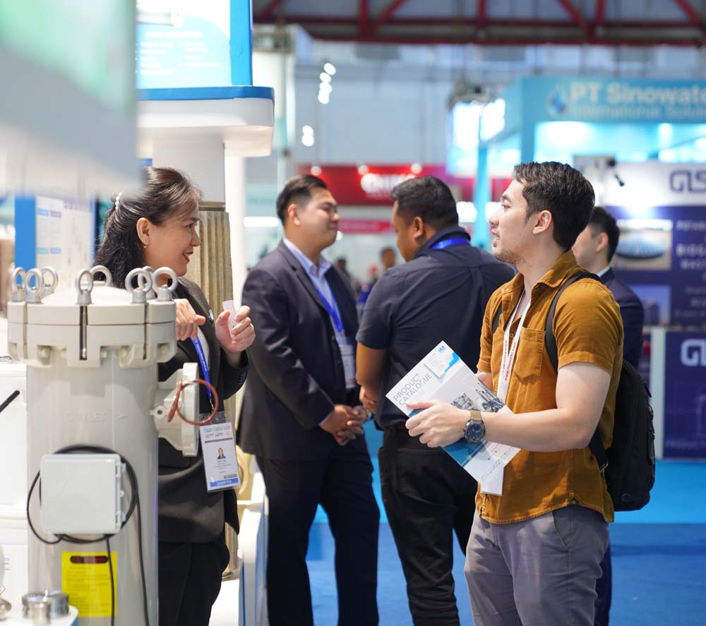 Indo Waste Expo & Forum visitors exploring waste and recycling technology